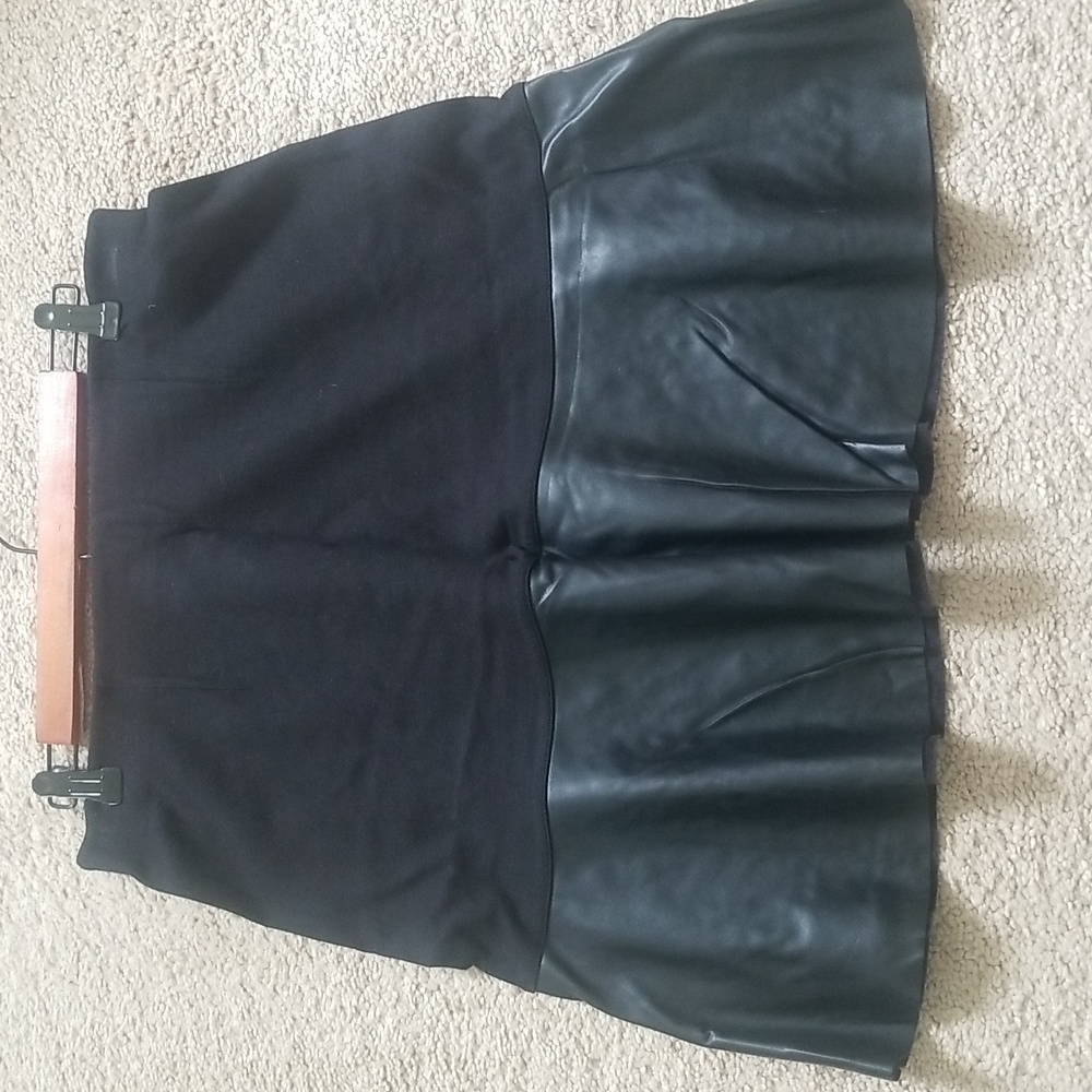 Cabi skirt